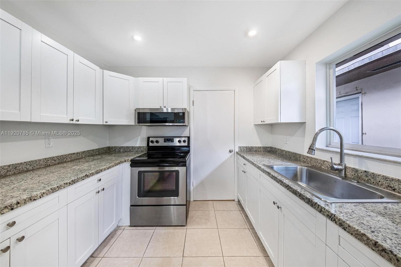 See details / 4104 sq. ft. $ 2025-11-25 0 Photo