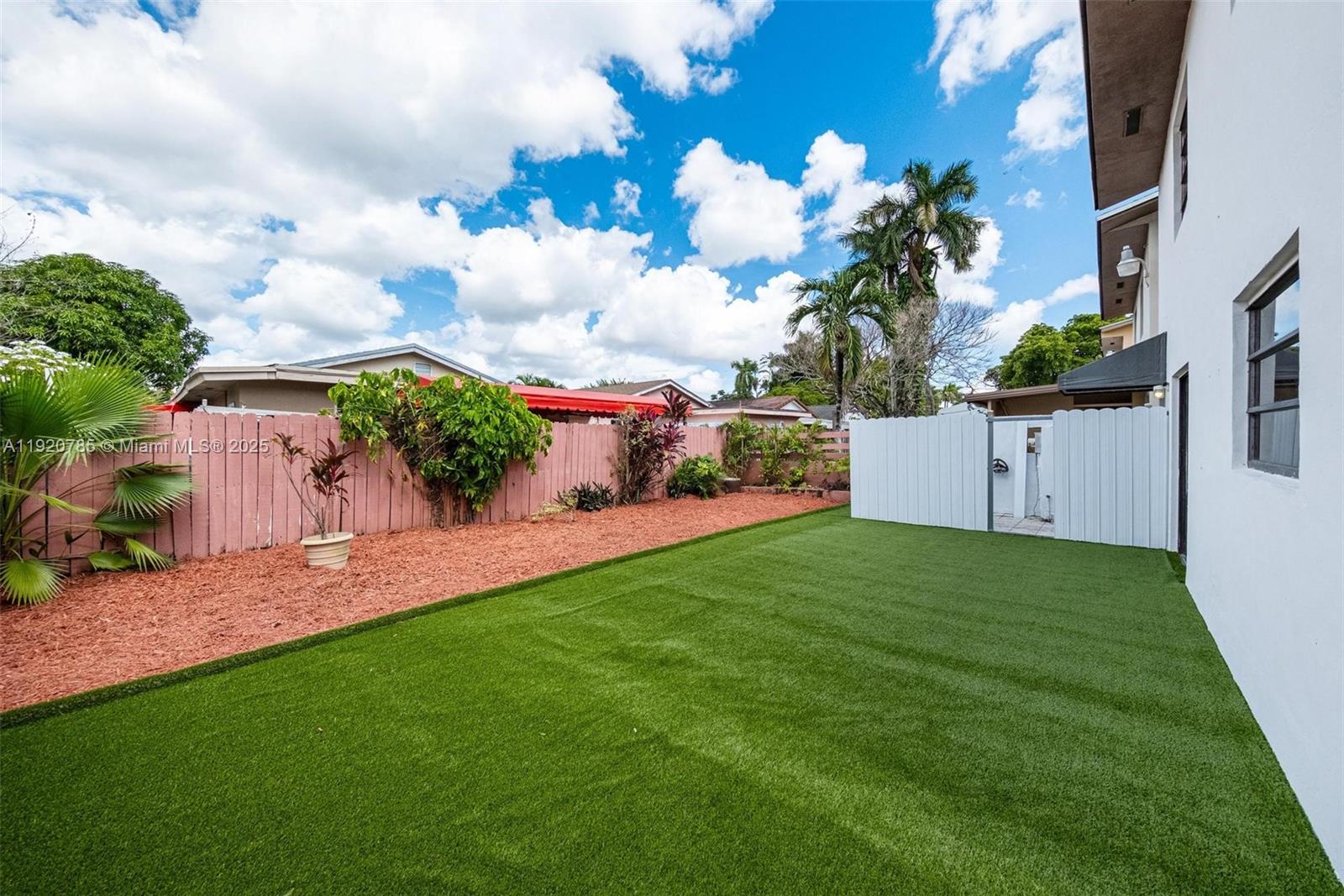 See details / 4104 sq. ft. $ 2025-11-25 0 Photo