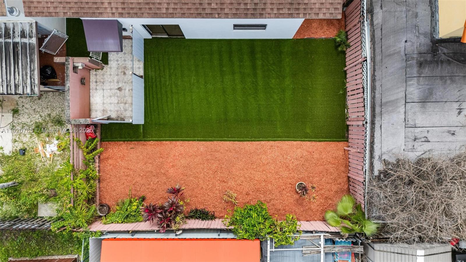 See details / 4104 sq. ft. $ 2025-11-25 0 Photo