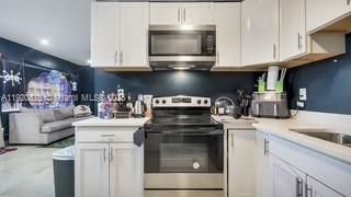 See details 1041 3 / 1 1020 sq. ft. $ 2025-11-25 0 Photo