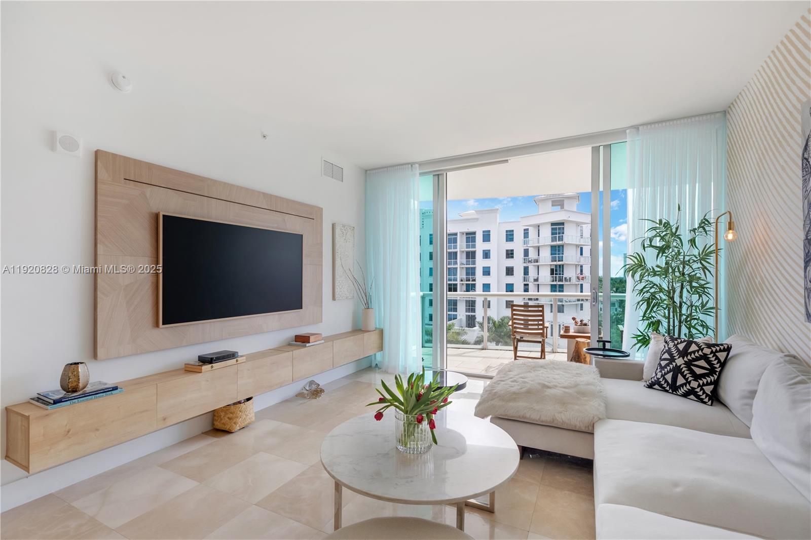 Photo of 3131 188th St  #2-710, Aventura, Florida, 33180 - 