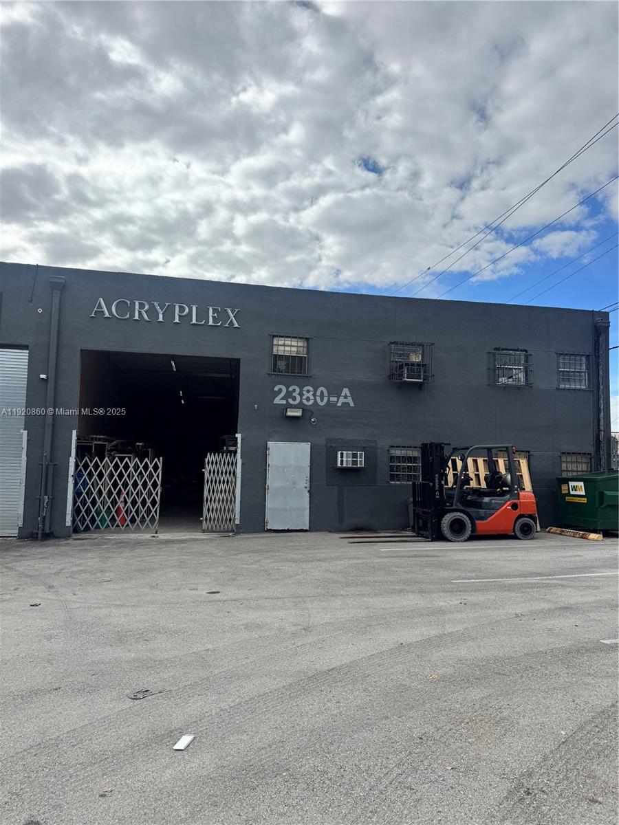 See details A / sq. ft. $ 2025-11-25 0 Photo