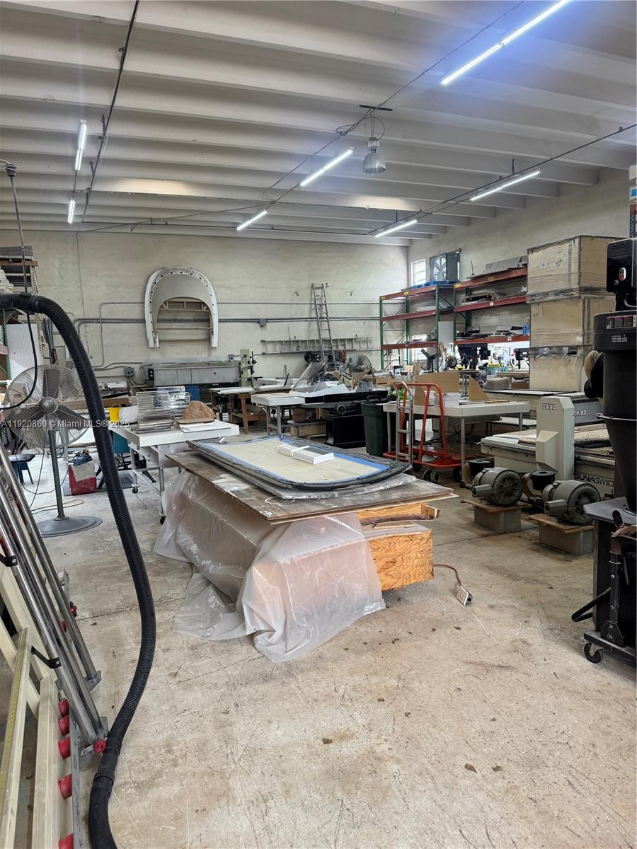 See details A / sq. ft. $ 2025-11-25 0 Photo