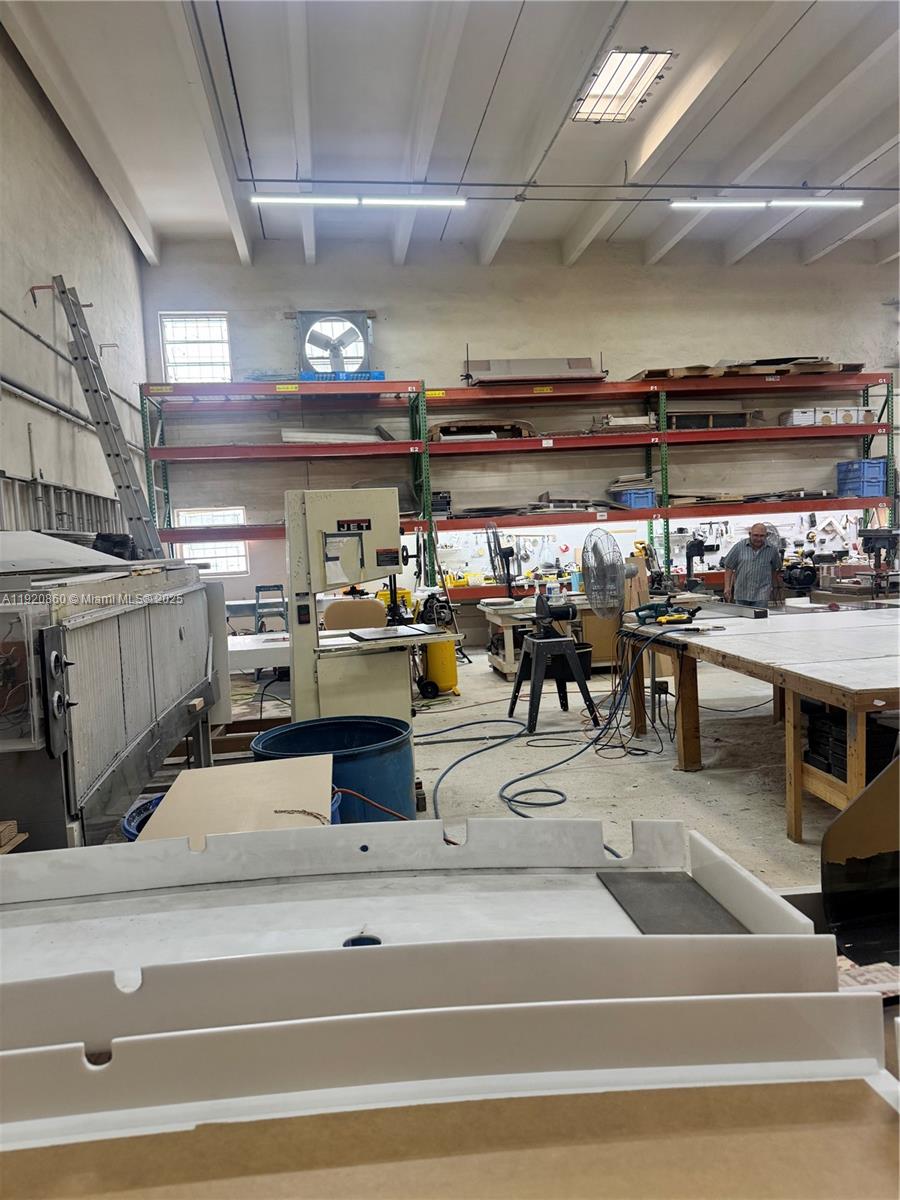 See details A / sq. ft. $ 2025-11-25 0 Photo