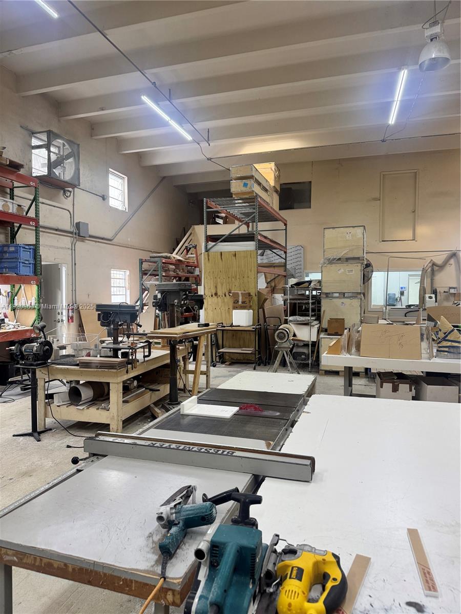 See details A / sq. ft. $ 2025-11-25 0 Photo