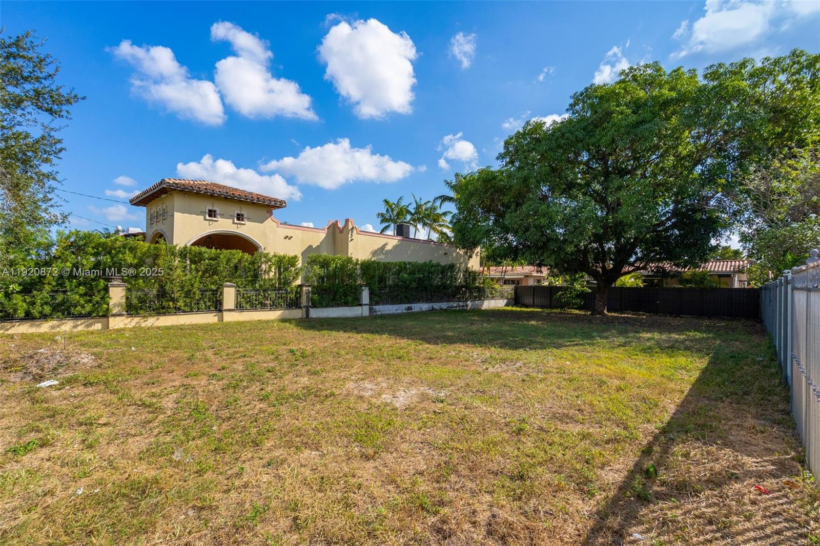   /   sq. ft. $ 2025-11-25 0 foto