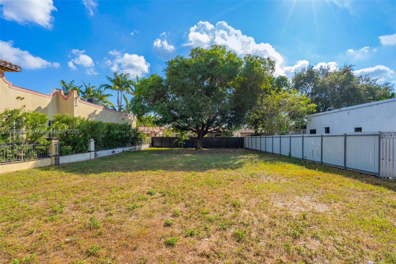   /   sq. ft. $ 2025-11-25 0 foto