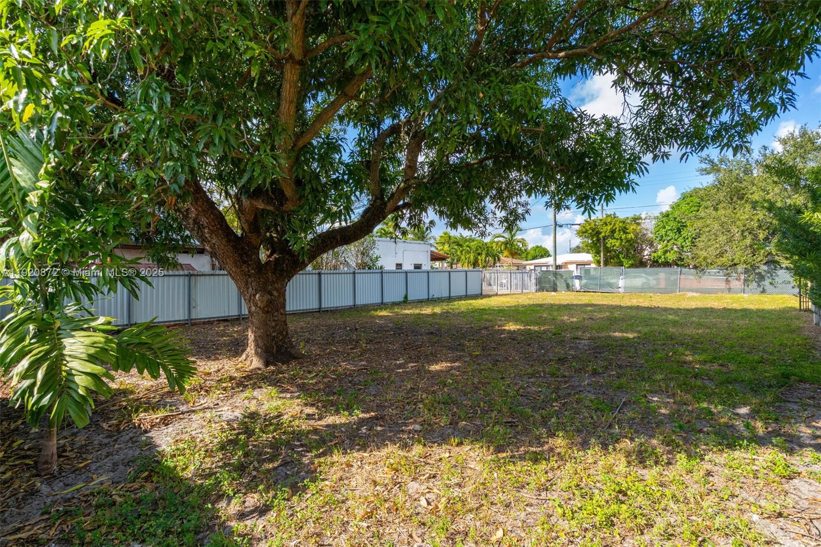   /   sq. ft. $ 2025-11-25 0 foto