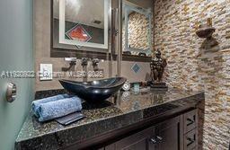 17D 1 / 2 870 кв.футов $ 2025-11-25 0 Фото