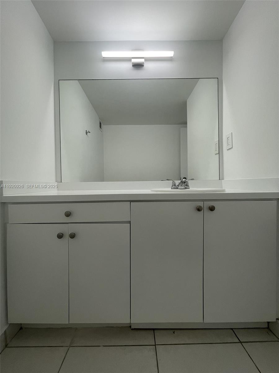 Photo of 500 Three Islands Blvd  #M16, Hallandale Beach, Florida, 33009 - Half Bathroom