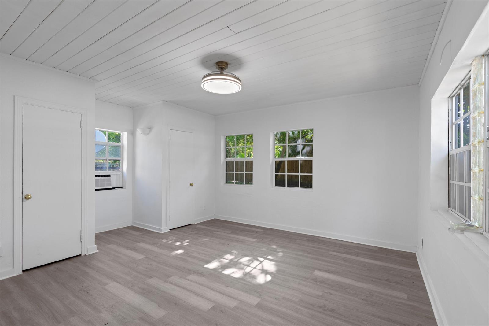   / 3 1598 sq. ft. $ 2026-02-26 0 foto