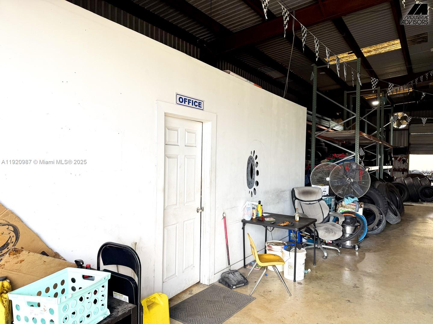 See details / sq. ft. $ 2025-11-25 0 Photo