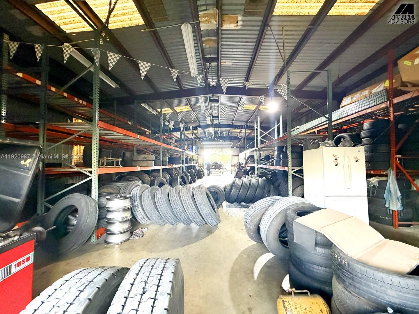 See details / sq. ft. $ 2025-11-25 0 Photo