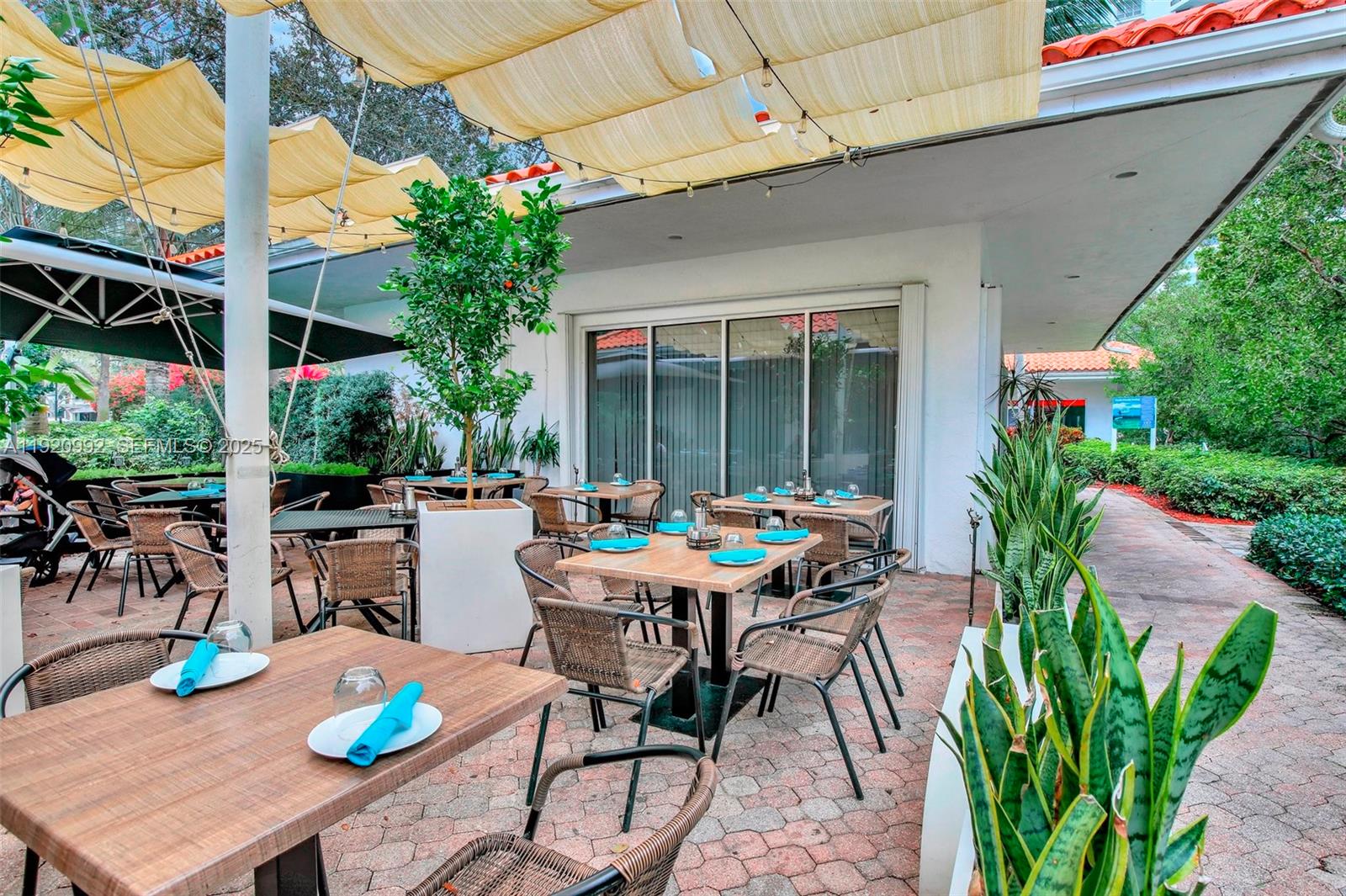 Photo of 19101 Mystic Pointe Dr  #402, Aventura, Florida, 33180 - Restaurant