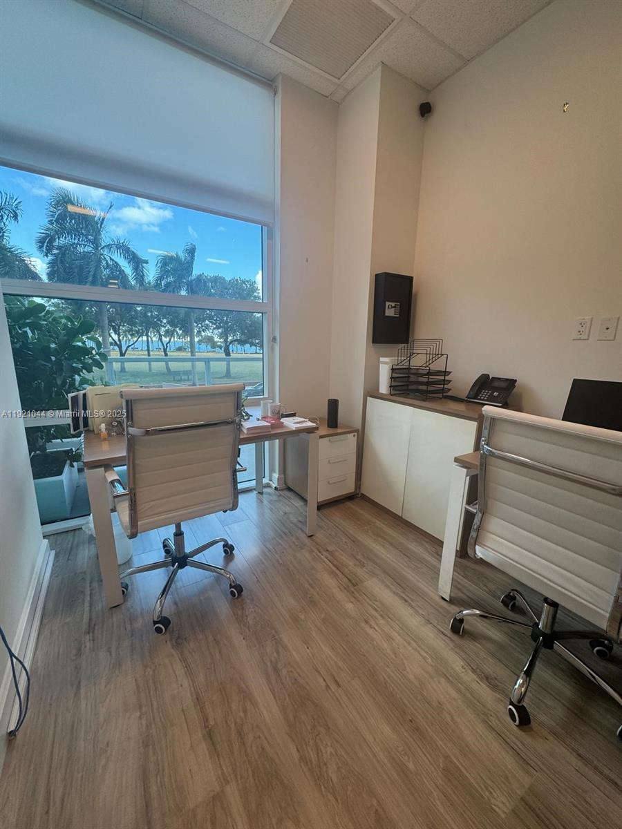 See details 1A / sq. ft. $ 2025-11-25 0 Photo