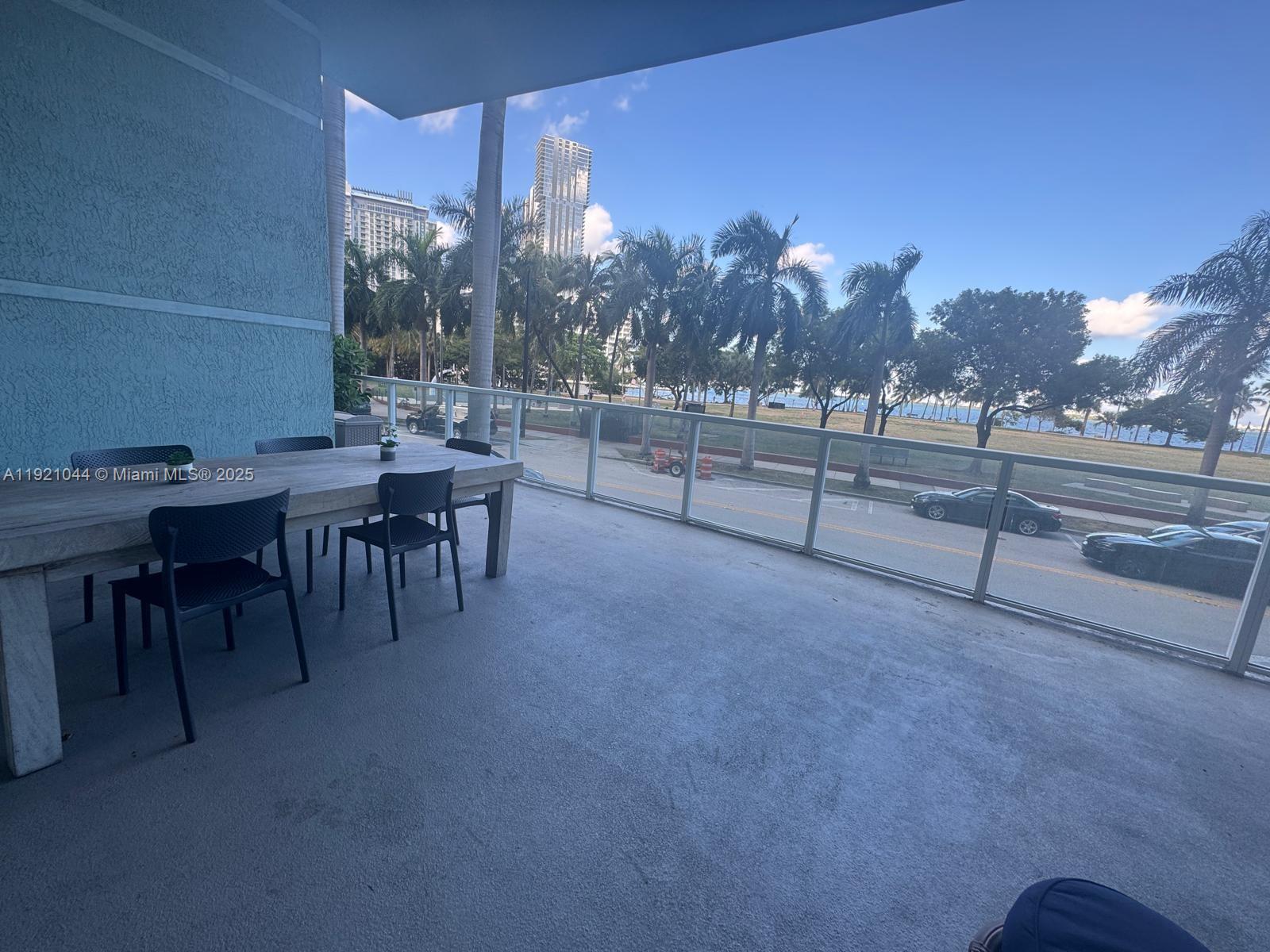 See details 1A / sq. ft. $ 2025-11-25 0 Photo