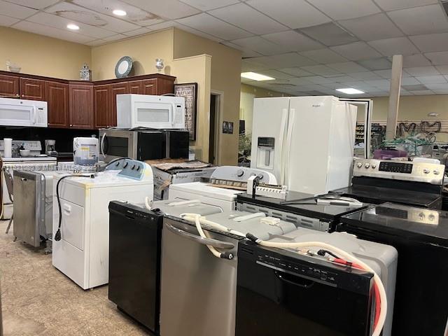   /   sq. ft. $ 2025-11-25 0 foto