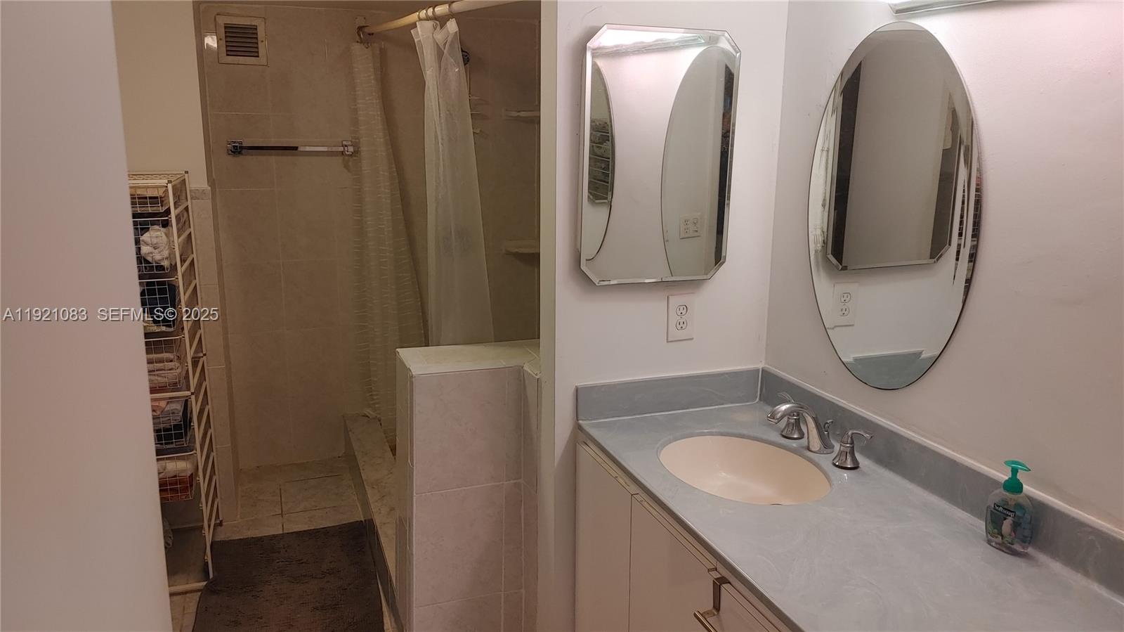 Photo of 1833 Ocean Dr  #1104, Hallandale Beach, Florida, 33009 - 