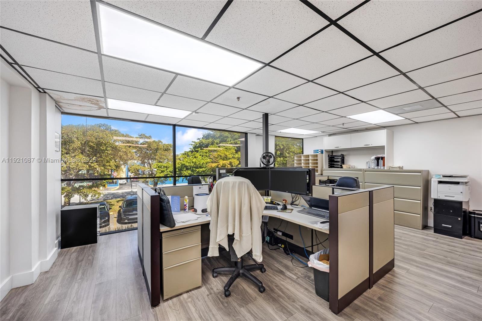 5-1  /   sq. ft. $ 2025-11-25 0 Photo