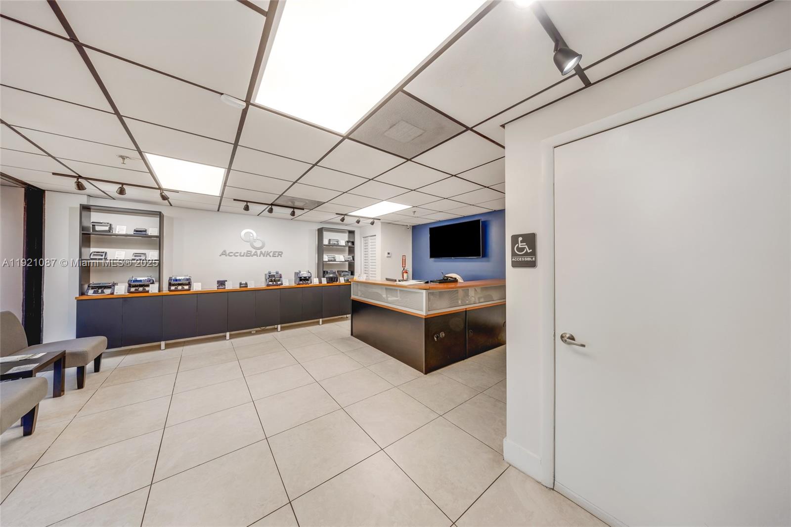 5-1  /   sq. ft. $ 2025-11-25 0 Photo