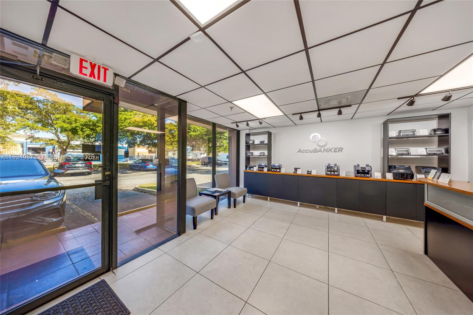 5-1  /   sq. ft. $ 2025-11-25 0 Photo