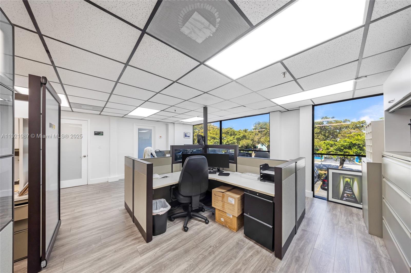 5-1  /   sq. ft. $ 2025-11-25 0 Photo