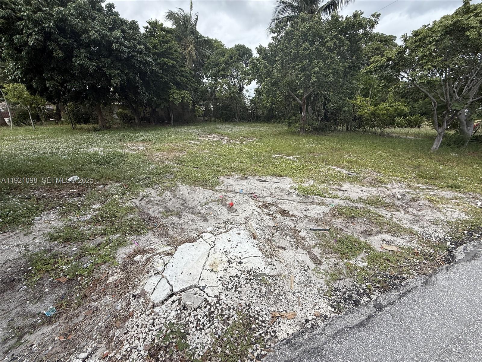 See details / sq. ft. $ 2025-11-25 0 Photo