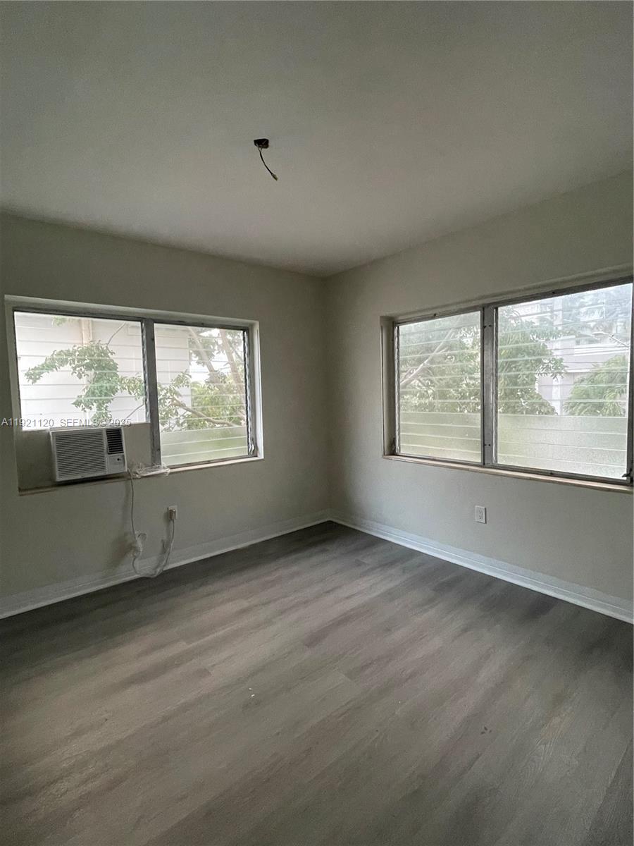 See details / sq. ft. $ 2025-11-25 0 Photo