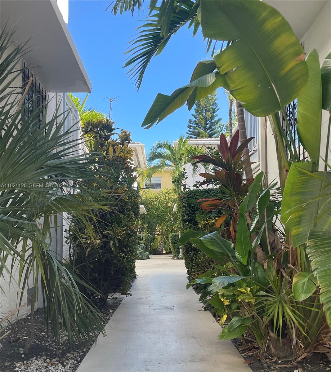 See details / sq. ft. $ 2025-11-25 0 Photo