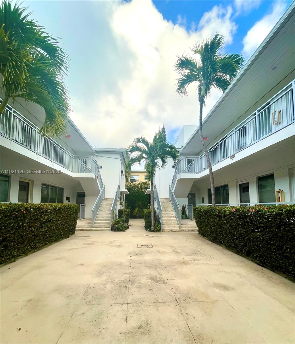 See details / sq. ft. $ 2025-11-25 0 Photo