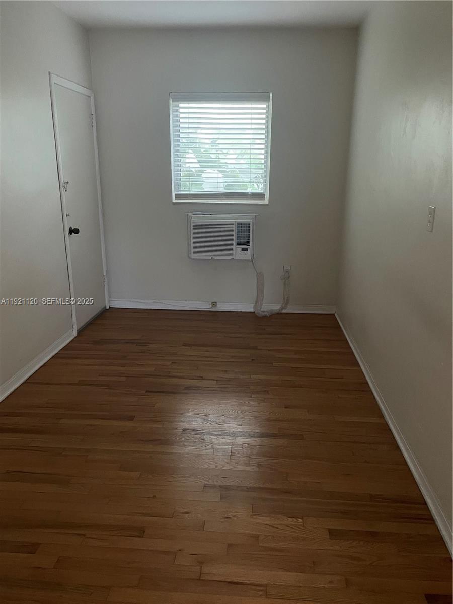 See details / sq. ft. $ 2025-11-25 0 Photo