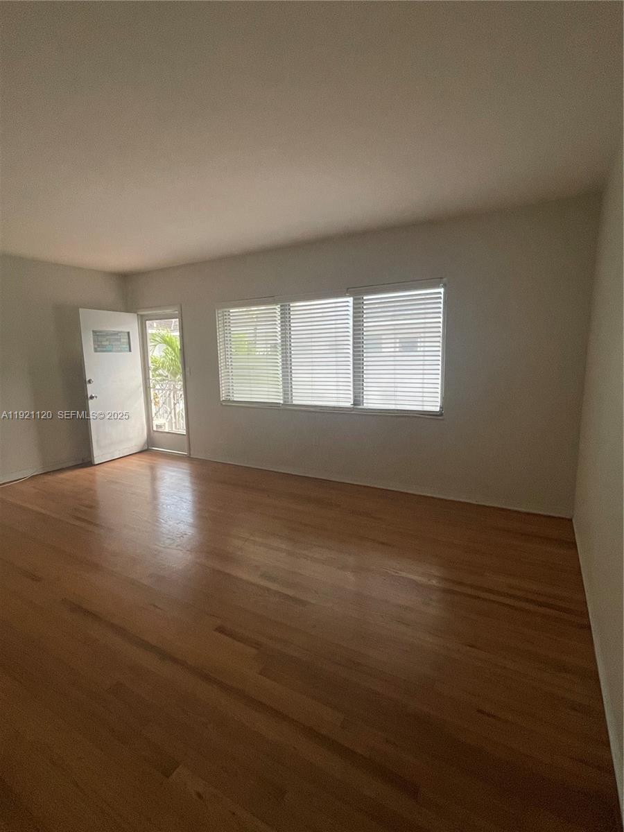 See details / sq. ft. $ 2025-11-25 0 Photo