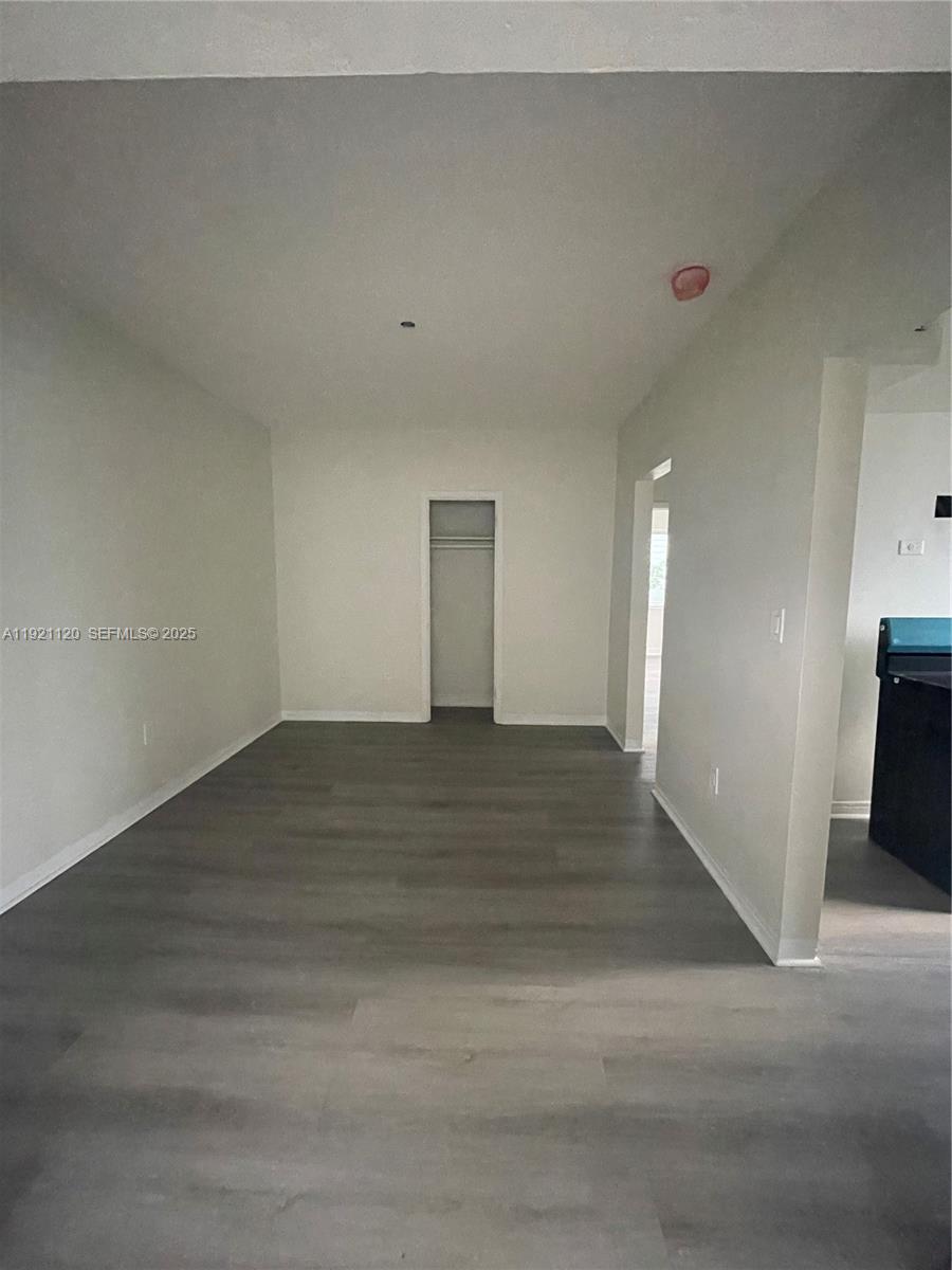 See details / sq. ft. $ 2025-11-25 0 Photo
