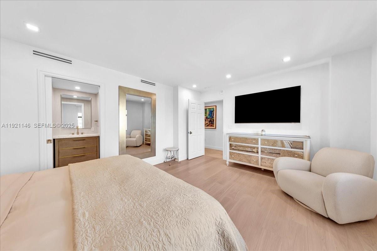 Photo of 9801 Collins Ave  #11A, Bal Harbour, Florida, 33154 - 