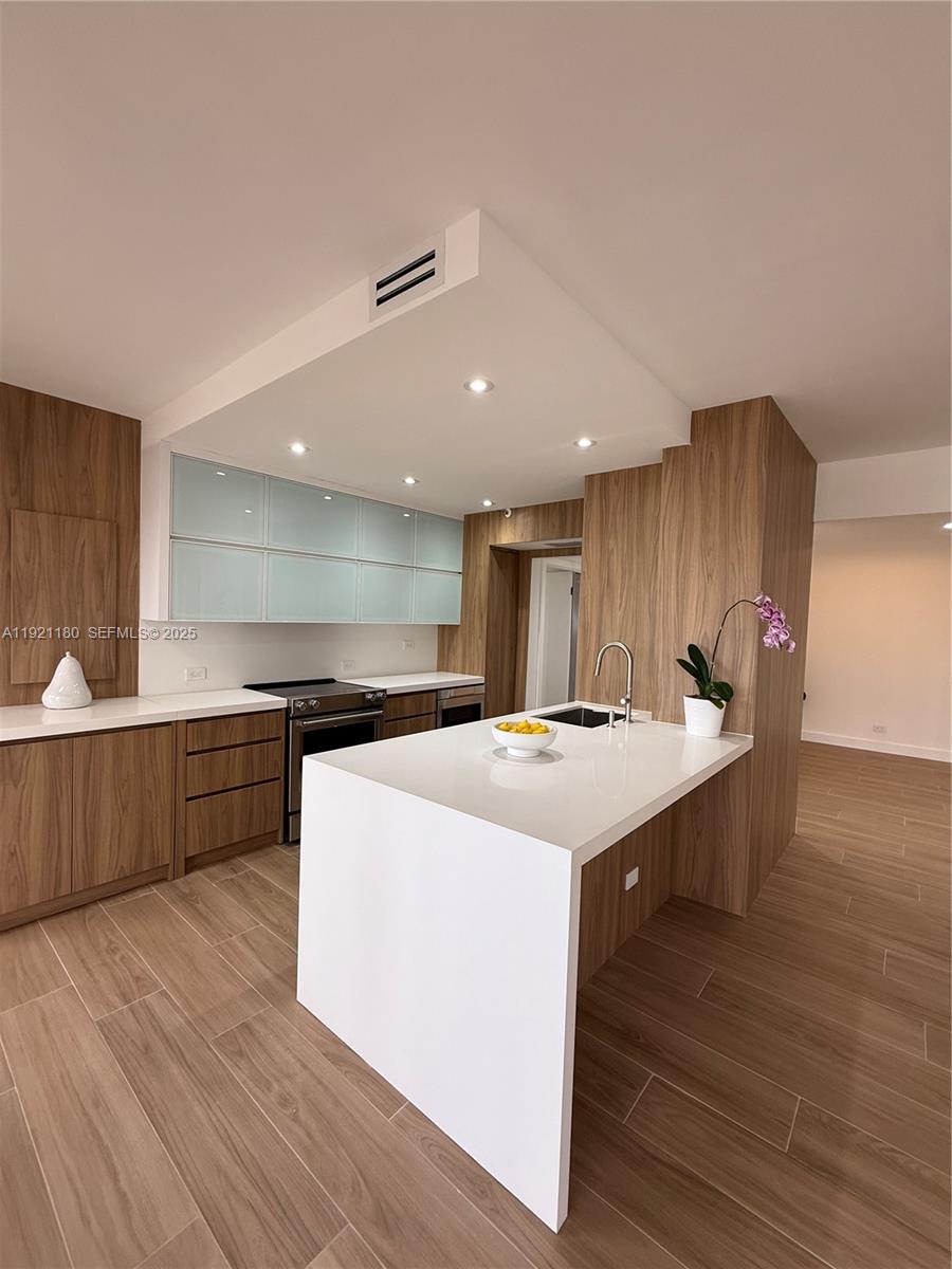 Photo of 20191 Country Club Dr  #504, Aventura, Florida, 33180 - 