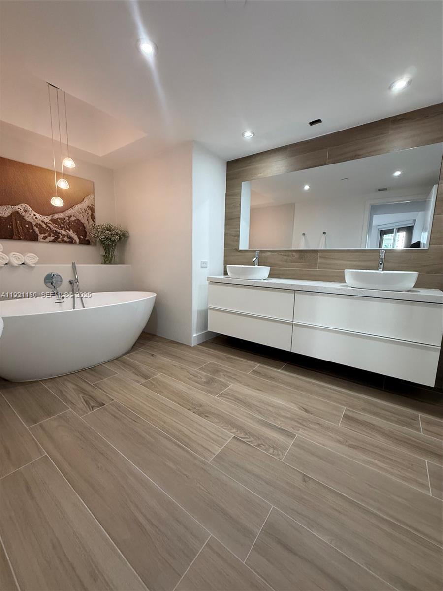 Photo of 20191 Country Club Dr  #504, Aventura, Florida, 33180 - 