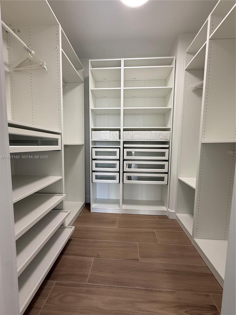 Photo of 20191 Country Club Dr  #504, Aventura, Florida, 33180 - 