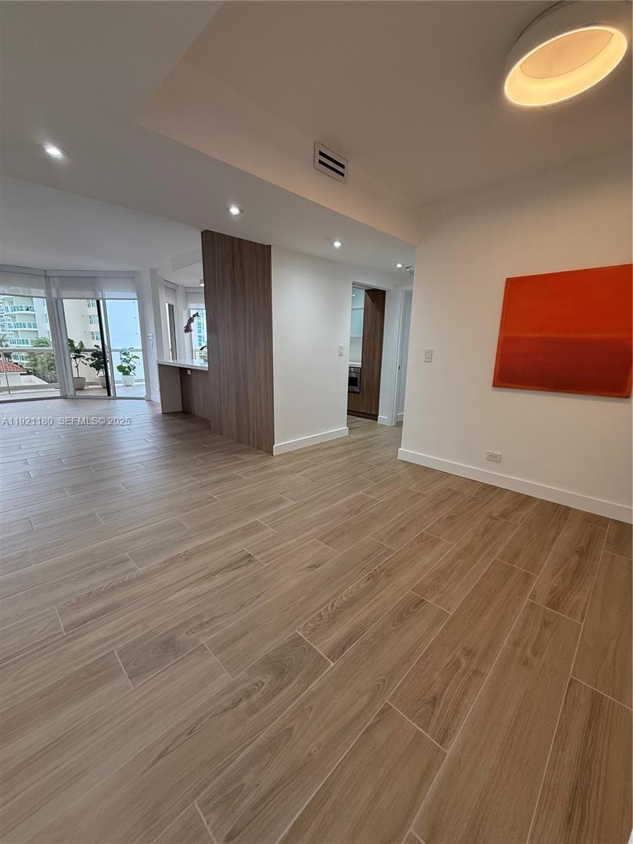 Photo of 20191 Country Club Dr  #504, Aventura, Florida, 33180 - 