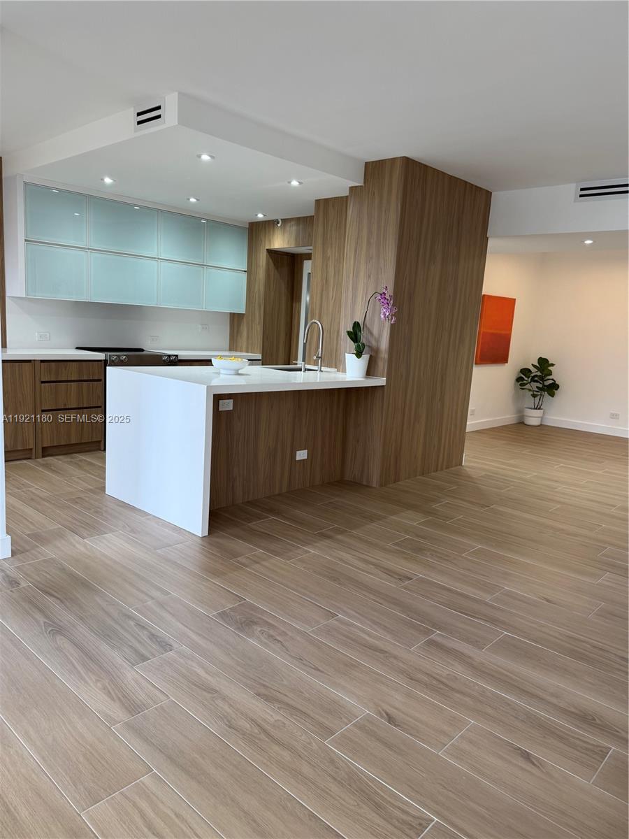 Photo of 20191 Country Club Dr  #504, Aventura, Florida, 33180 - 