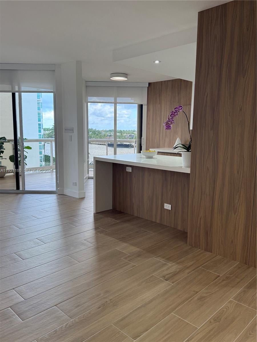 Photo of 20191 Country Club Dr  #504, Aventura, Florida, 33180 - 