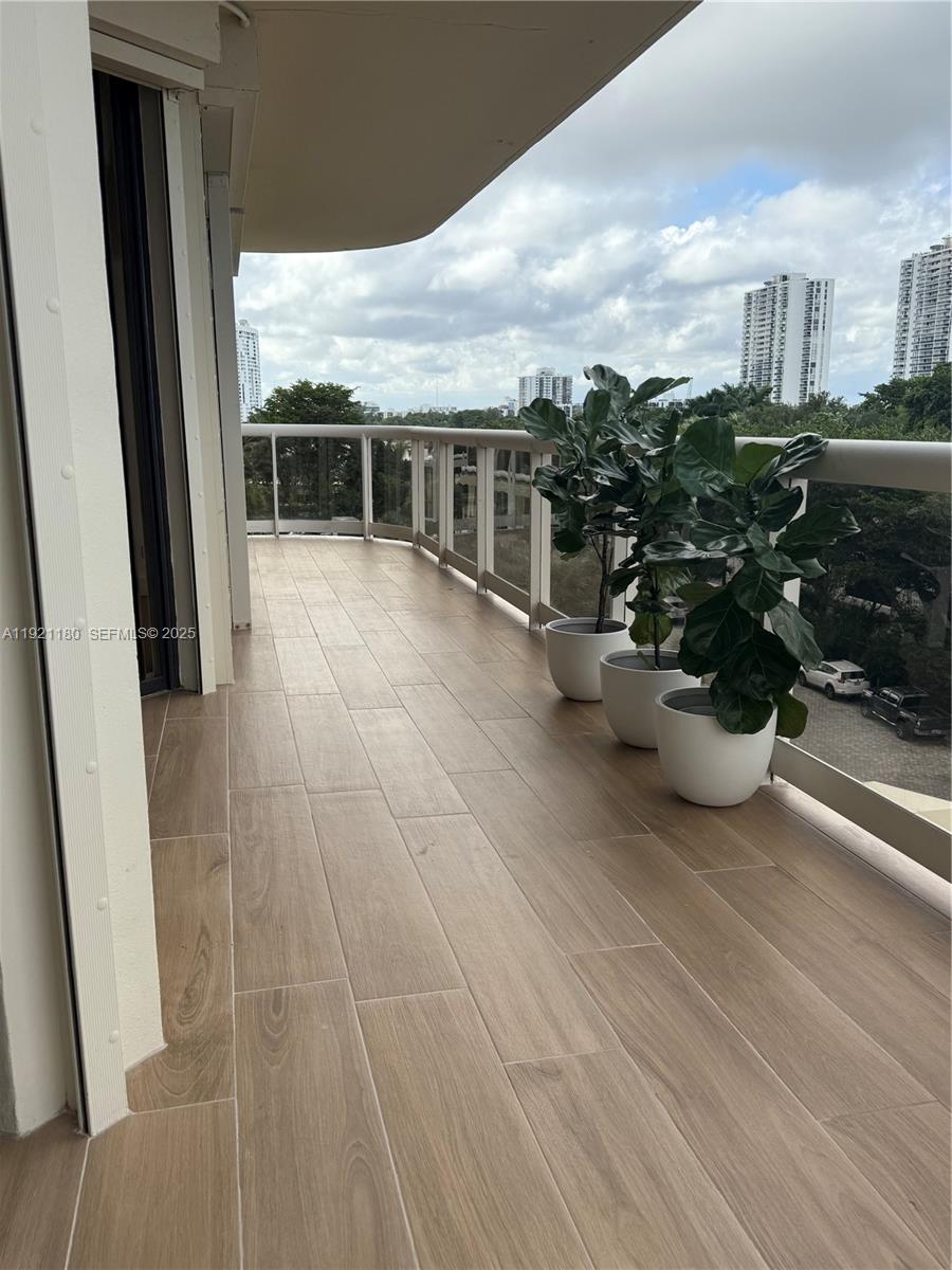Photo of 20191 Country Club Dr  #504, Aventura, Florida, 33180 - 