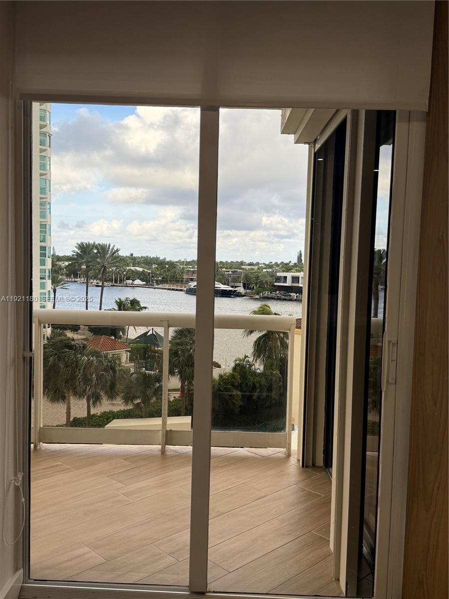 Photo of 20191 Country Club Dr  #504, Aventura, Florida, 33180 - 