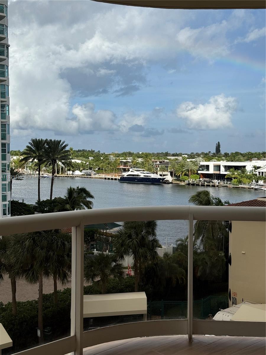 Photo of 20191 Country Club Dr  #504, Aventura, Florida, 33180 - 