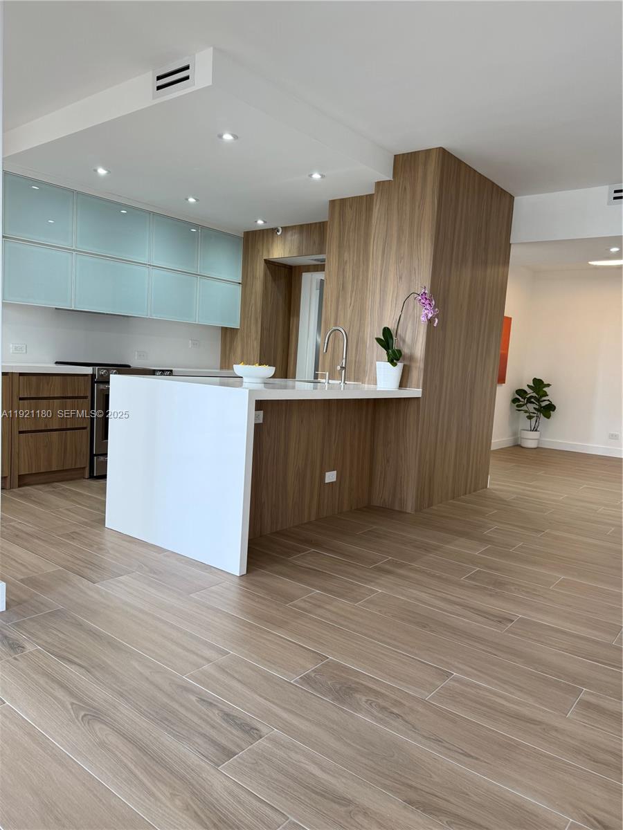 Photo of 20191 Country Club Dr  #504, Aventura, Florida, 33180 - 