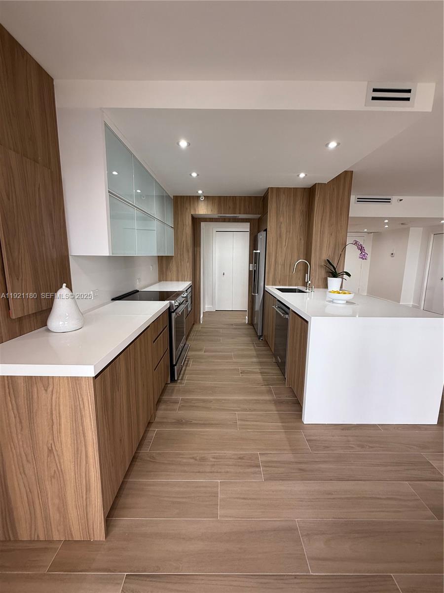 Photo of 20191 Country Club Dr  #504, Aventura, Florida, 33180 - 