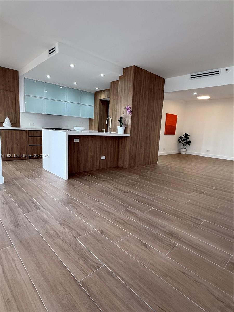 Photo of 20191 Country Club Dr  #504, Aventura, Florida, 33180 - 