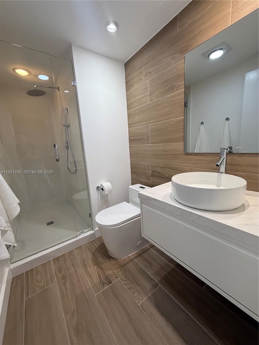 Photo of 20191 Country Club Dr  #504, Aventura, Florida, 33180 - 