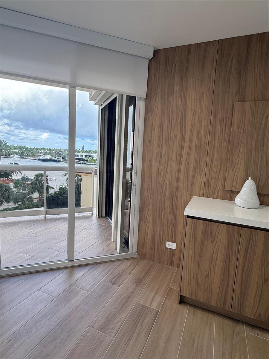 Photo of 20191 Country Club Dr  #504, Aventura, Florida, 33180 - 