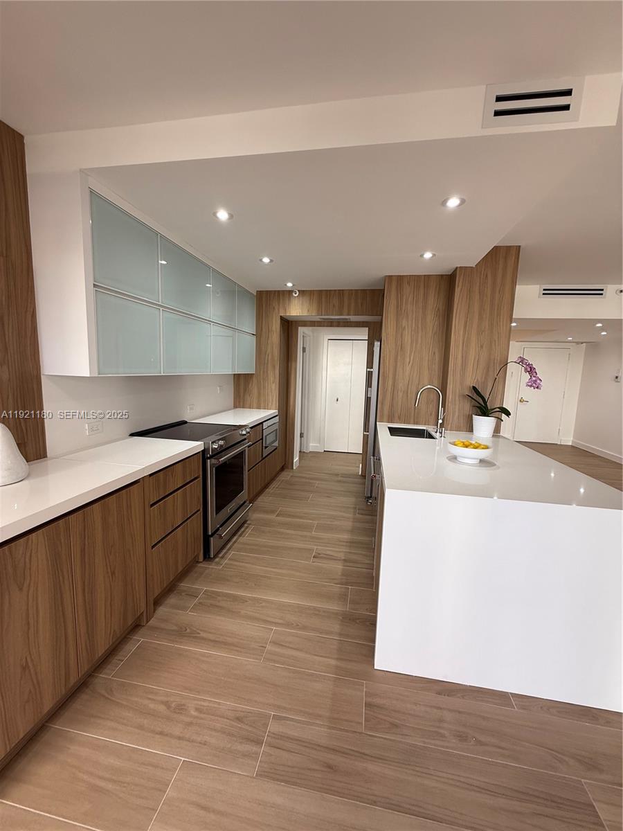 Photo of 20191 Country Club Dr  #504, Aventura, Florida, 33180 - 