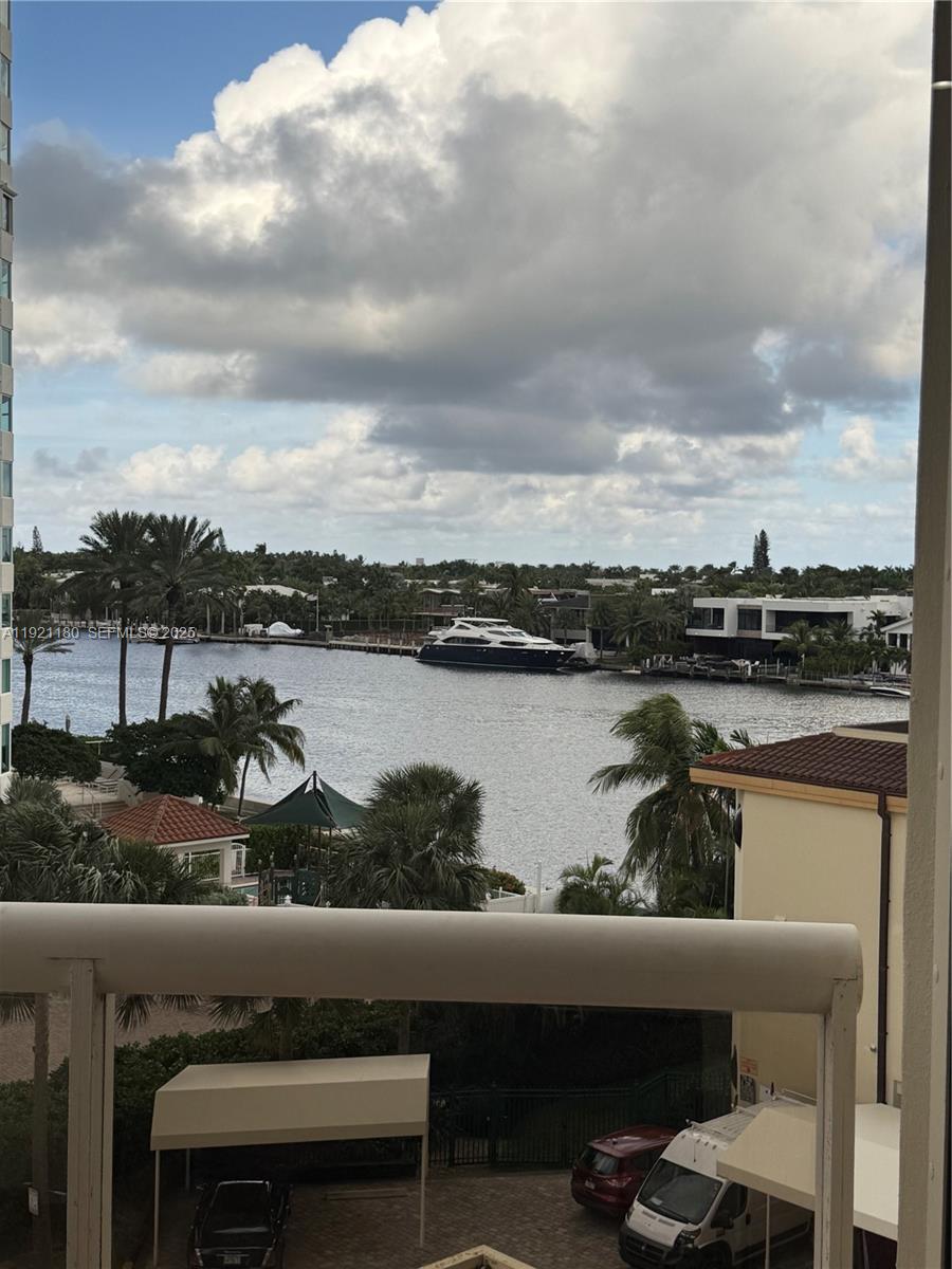 Photo of 20191 Country Club Dr  #504, Aventura, Florida, 33180 - 